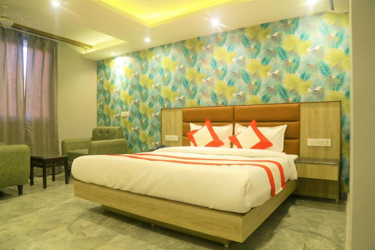 The Eleganza Hotel Jhajra Exterior photo
