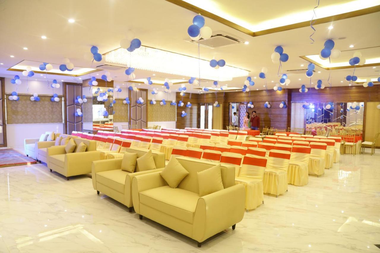 The Eleganza Hotel Jhajra Exterior photo
