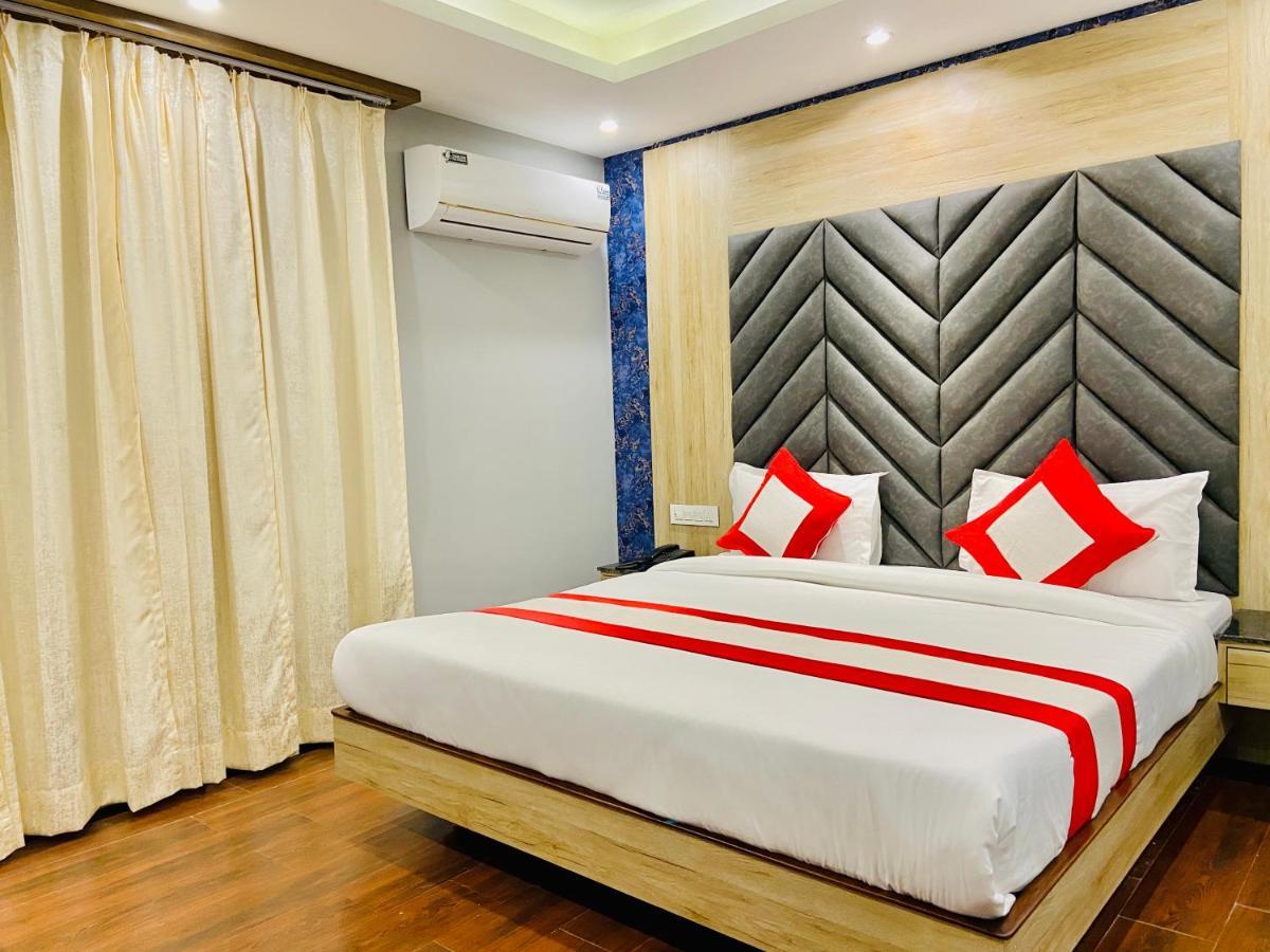The Eleganza Hotel Jhajra Exterior photo