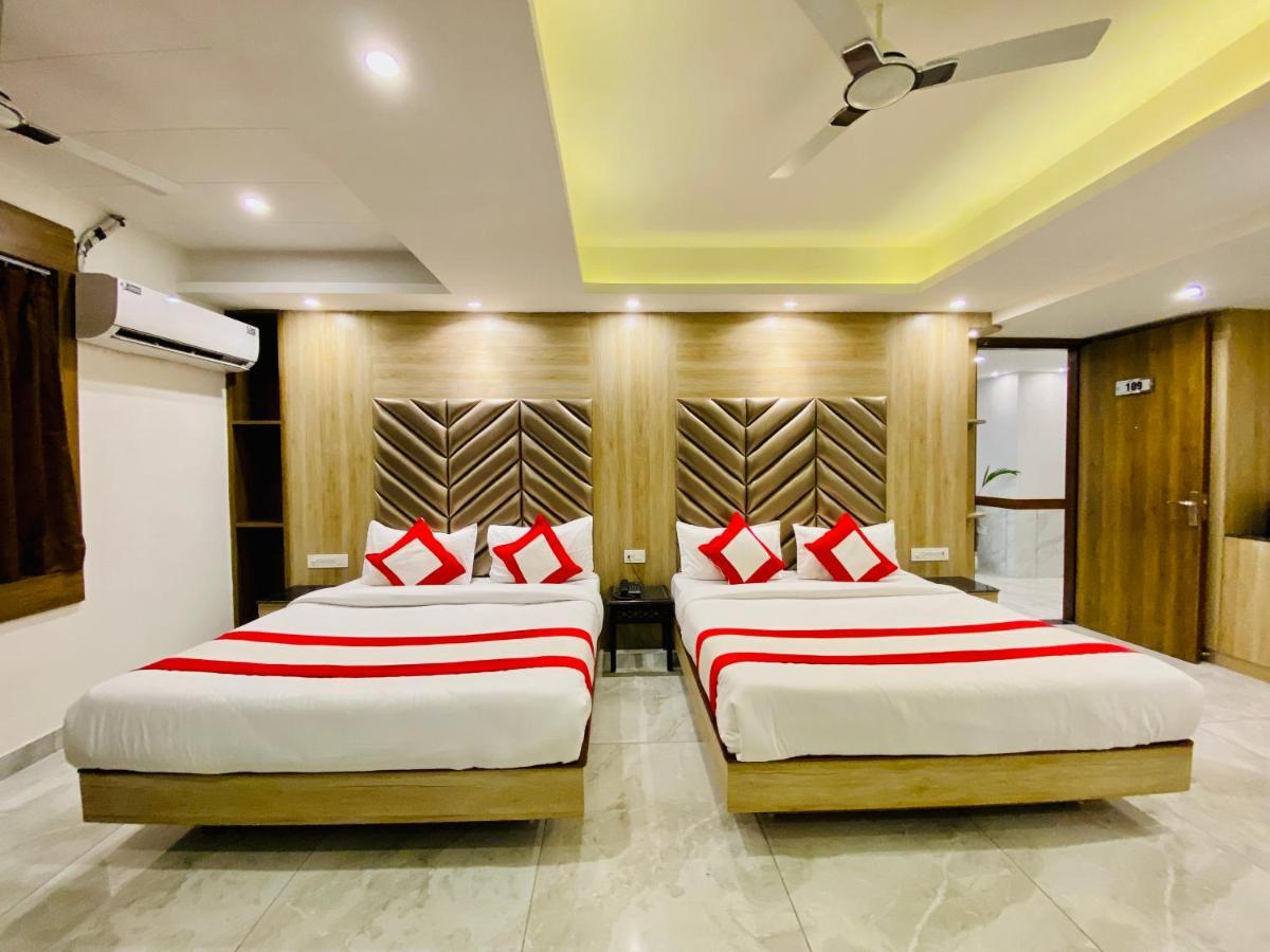 The Eleganza Hotel Jhajra Exterior photo