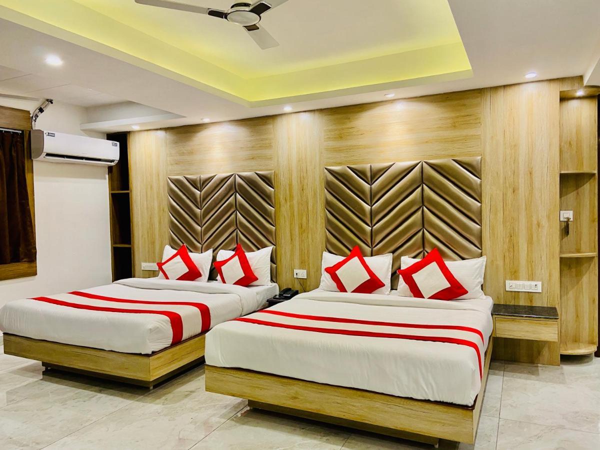 The Eleganza Hotel Jhajra Exterior photo