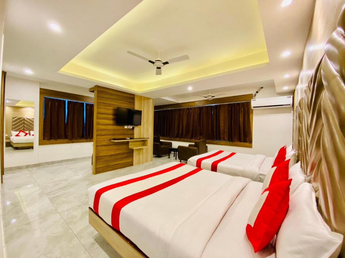 The Eleganza Hotel Jhajra Exterior photo