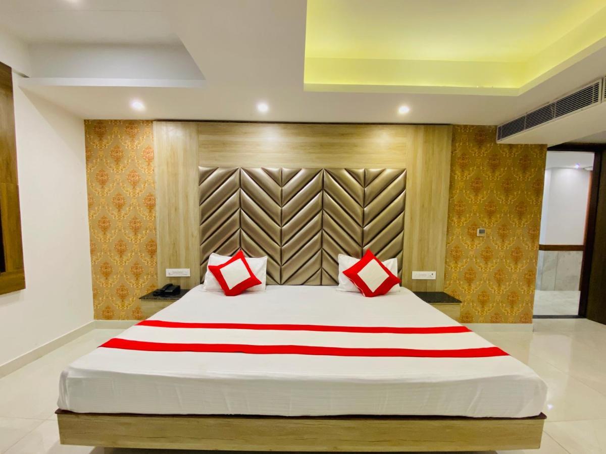 The Eleganza Hotel Jhajra Exterior photo
